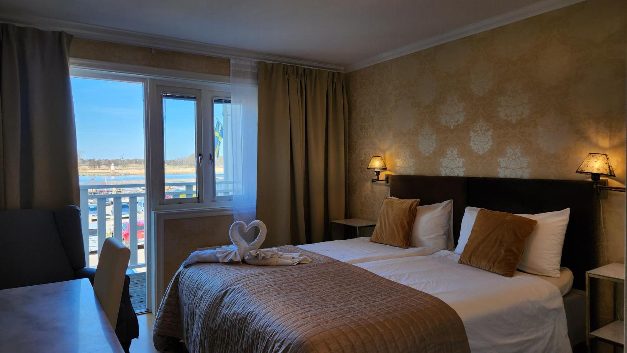 Vaenerport Lakefront Hotell Мариестад Екстериор снимка