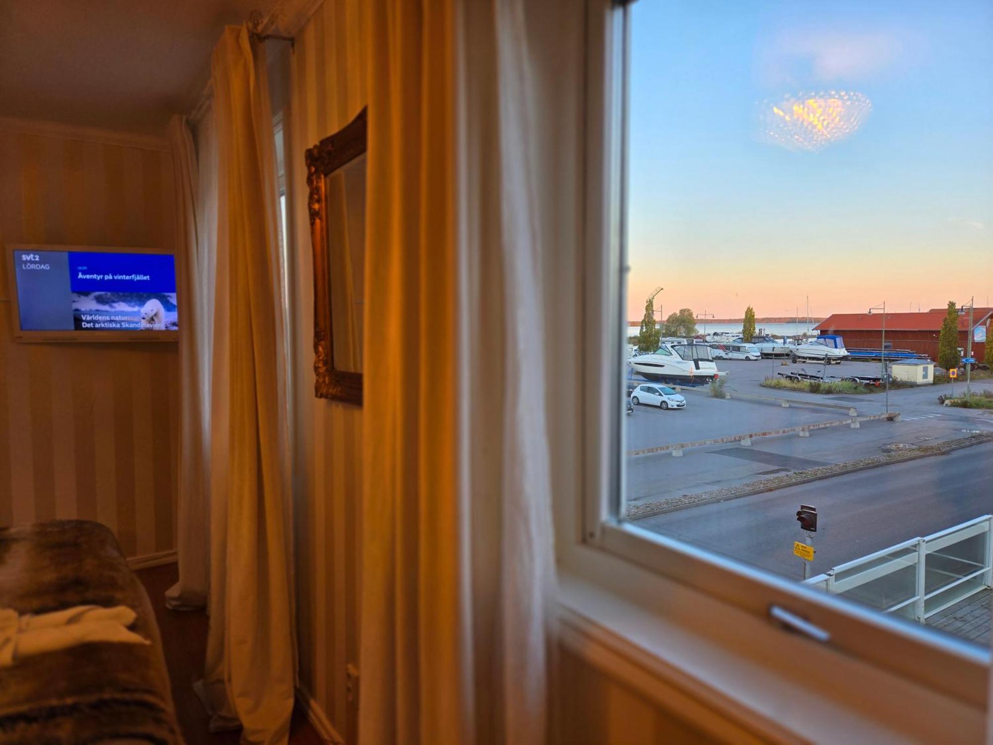 Vaenerport Lakefront Hotell Мариестад Екстериор снимка