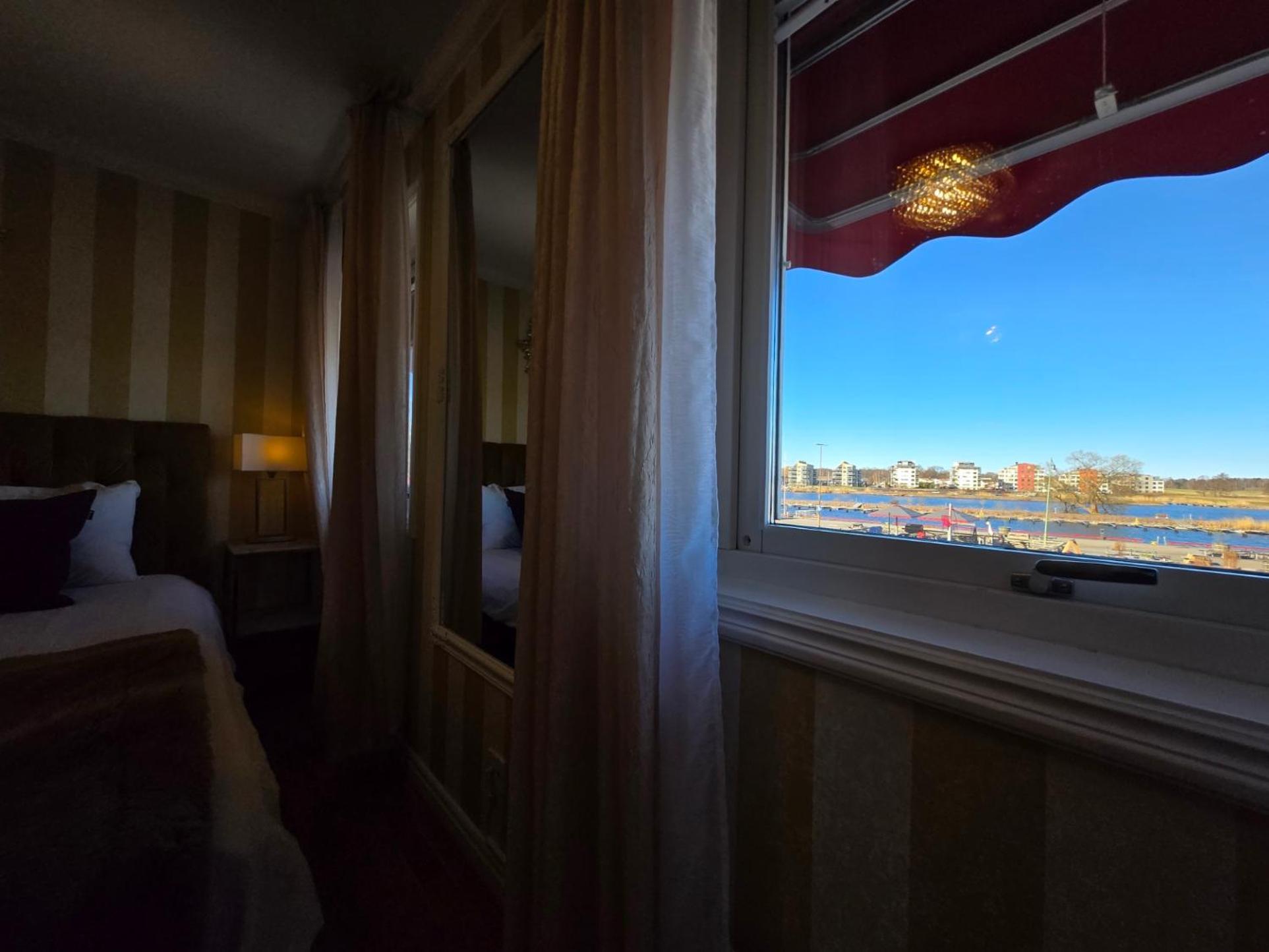 Vaenerport Lakefront Hotell Мариестад Екстериор снимка