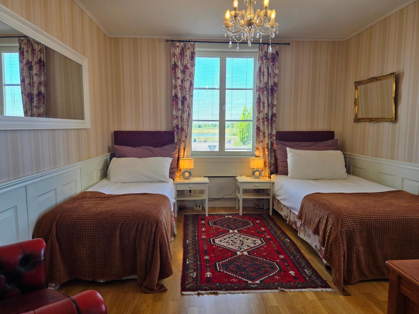 Vaenerport Lakefront Hotell Мариестад Екстериор снимка